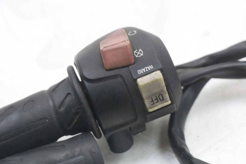 photo de RIGHT HANDLEBAR SWITCH KYMCO X-TOWN XTOWN 125 (2016 - 2021)