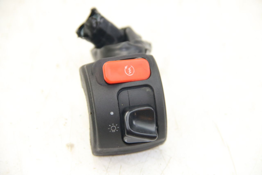 photo de RIGHT HANDLEBAR SWITCH MBK BOOSTER SPIRIT 50 (1999 - 2003)