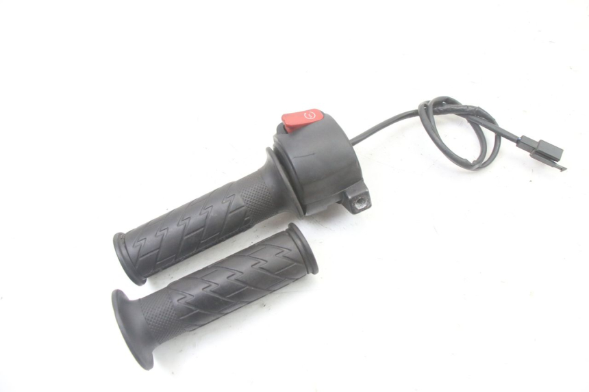 photo de RIGHT SWITCH MBK BOOSTER SPIRIT NAKED 50 (2004 - 2017)