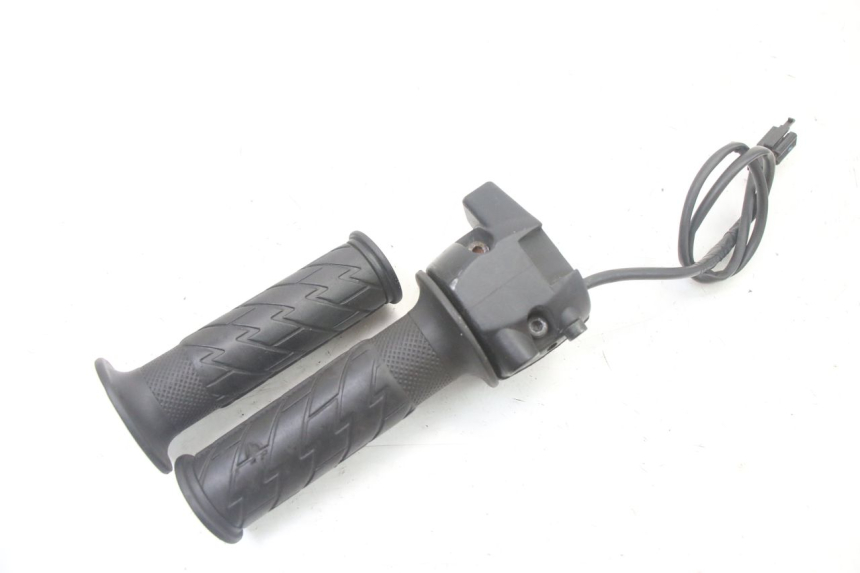 photo de RIGHT SWITCH MBK BOOSTER SPIRIT NAKED 50 (2004 - 2017)