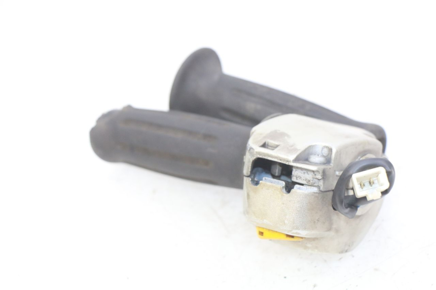photo de RIGHT HANDLEBAR SWITCH MBK FLIPPER 50 (2004 - 2012)