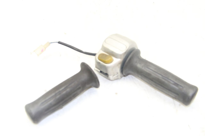 photo de RIGHT HANDLEBAR SWITCH MBK FLIPPER 50 (2004 - 2012)