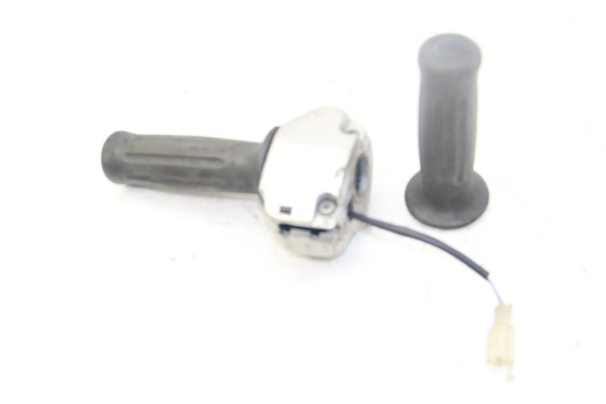 photo de RIGHT HANDLEBAR SWITCH MBK FLIPPER 50 (2004 - 2012)