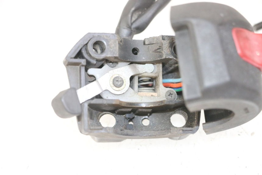 photo de RIGHT HANDLEBAR SWITCH GILERA NEXUS 125 (2009 - 2013)