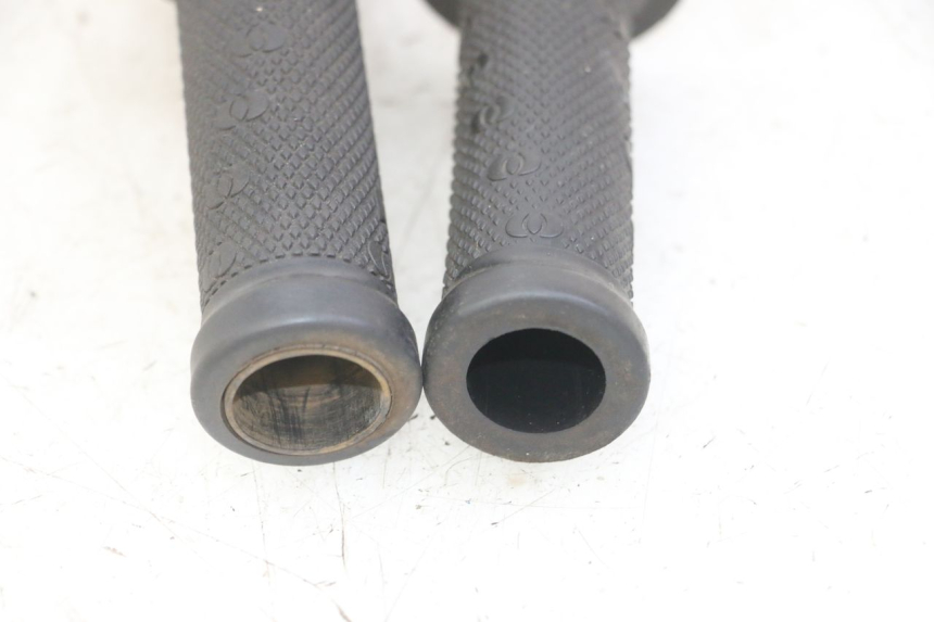photo de RIGHT HANDLEBAR SWITCH GILERA NEXUS 125 (2009 - 2013)