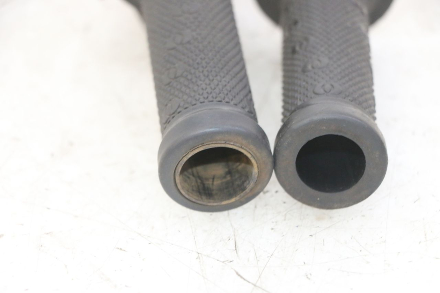photo de RIGHT HANDLEBAR SWITCH GILERA NEXUS 125 (2009 - 2013)
