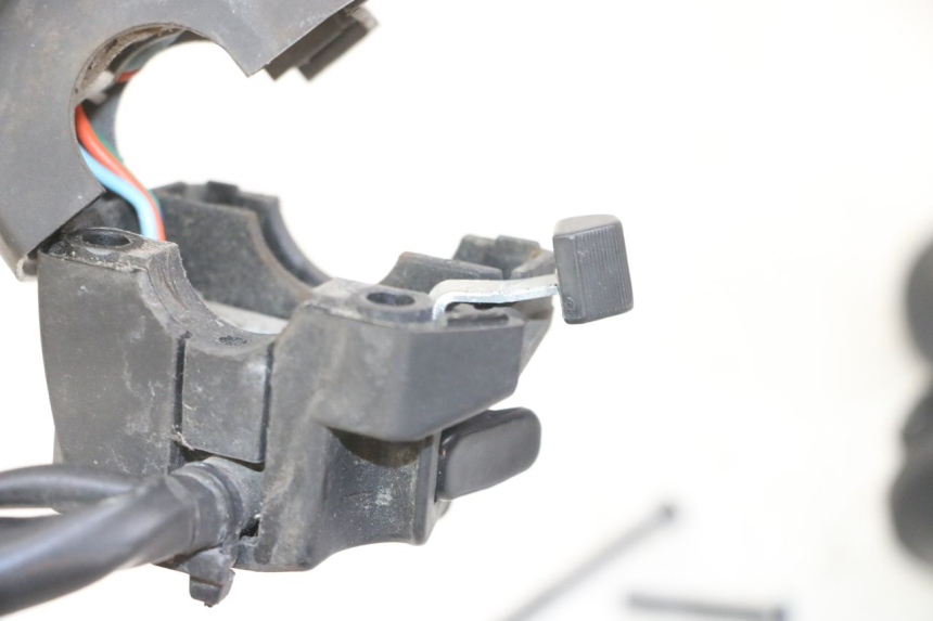photo de RIGHT HANDLEBAR SWITCH GILERA NEXUS 125 (2009 - 2013)