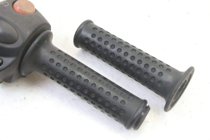photo de RIGHT HANDLEBAR SWITCH GILERA NEXUS 125 (2009 - 2013)