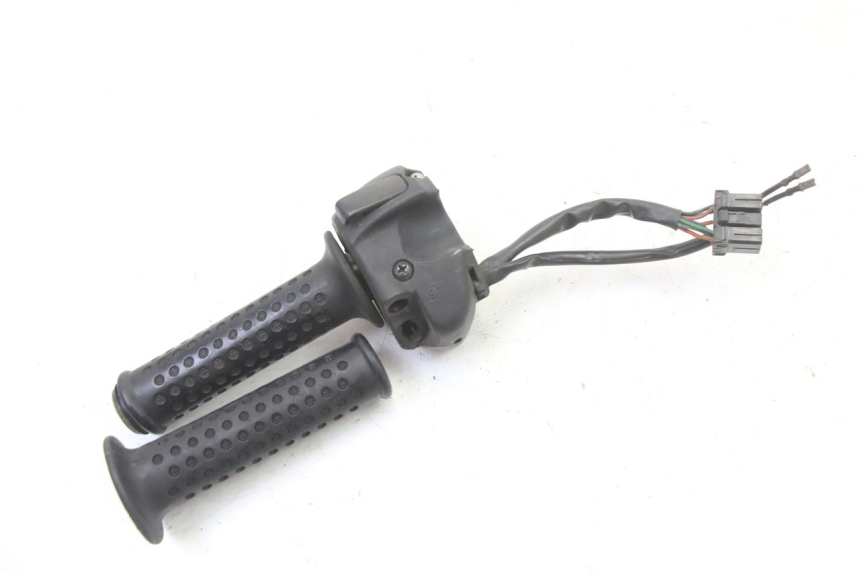 photo de RIGHT HANDLEBAR SWITCH GILERA NEXUS 125 (2009 - 2013)