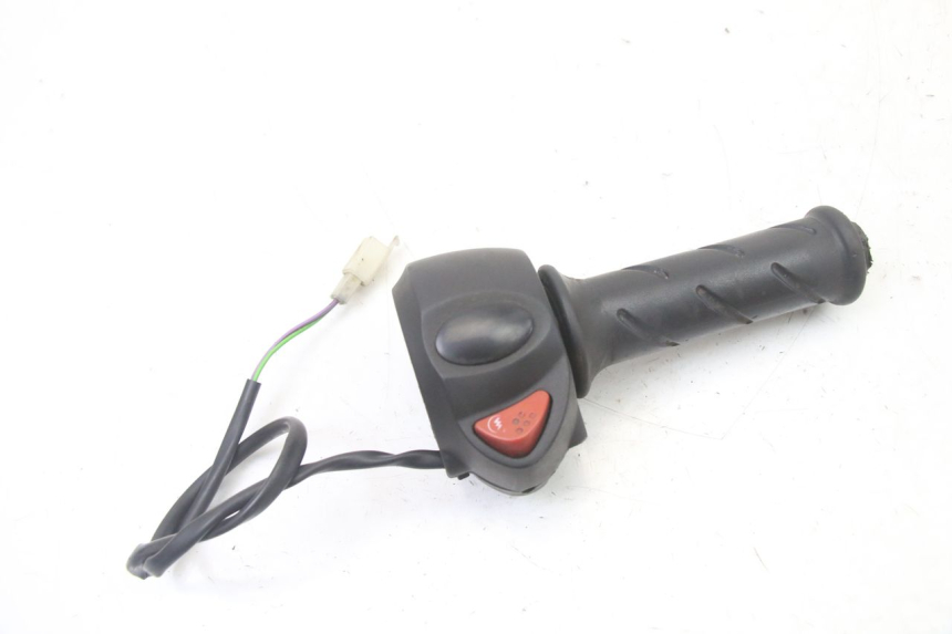 photo de RIGHT HANDLEBAR SWITCH PEUGEOT CITYSTAR 2T 50 (2018 - 2021)