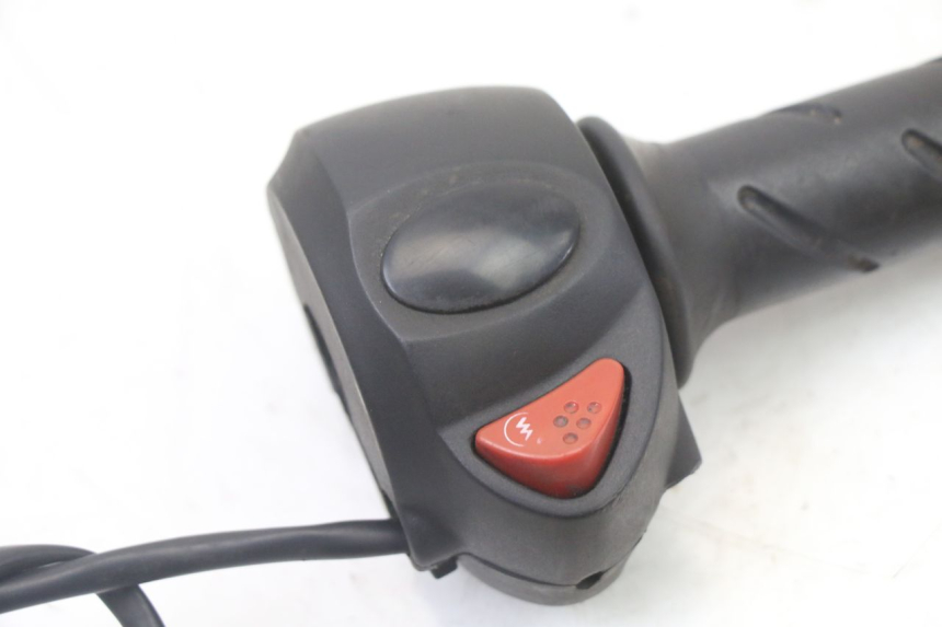 photo de RIGHT HANDLEBAR SWITCH PEUGEOT CITYSTAR 2T 50 (2018 - 2021)