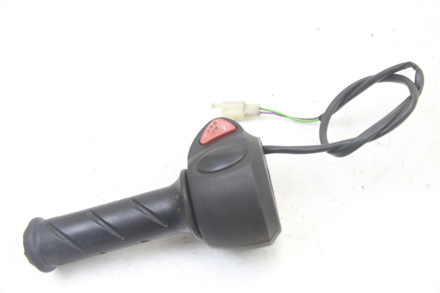 photo de RIGHT HANDLEBAR SWITCH PEUGEOT CITYSTAR 2T 50 (2018 - 2021)