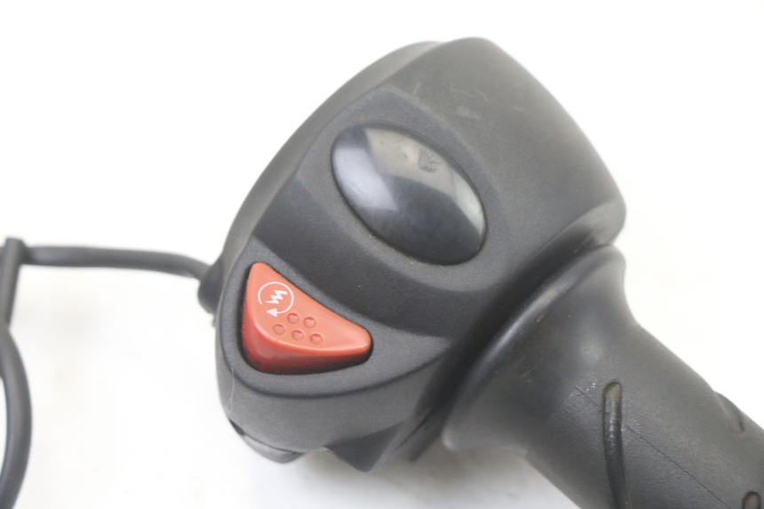 photo de RIGHT HANDLEBAR SWITCH PEUGEOT CITYSTAR 2T 50 (2018 - 2021)