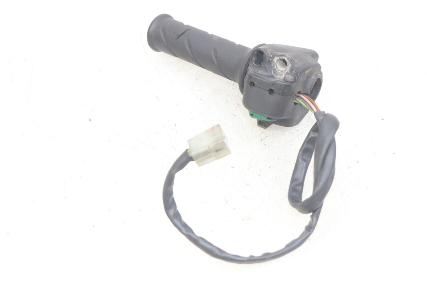 photo de RIGHT HANDLEBAR SWITCH PEUGEOT ELYSEO 125 (1999 - 2004)