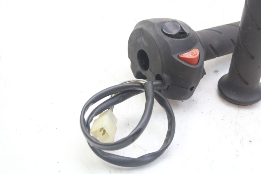 photo de RIGHT SWITCH PEUGEOT GEOPOLIS RS 125 (2007 - 2009)