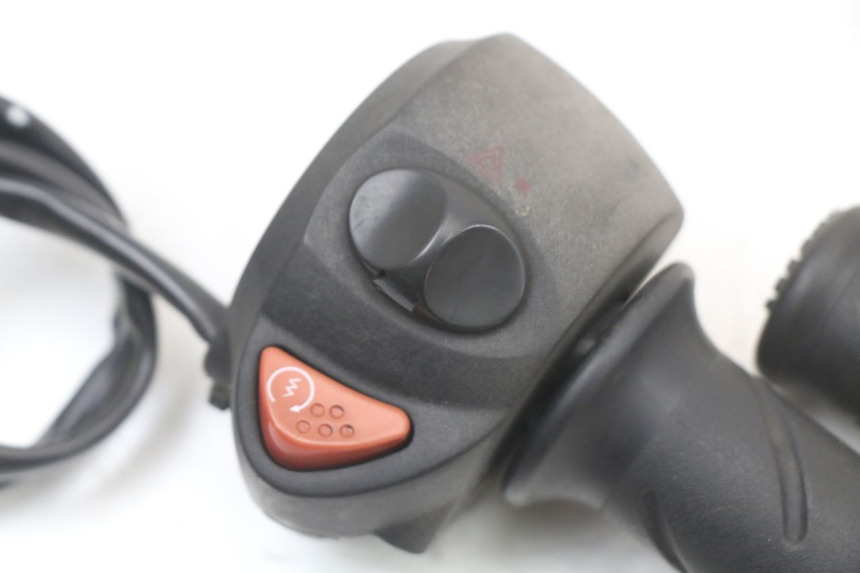 photo de RIGHT SWITCH PEUGEOT GEOPOLIS RS 125 (2007 - 2009)