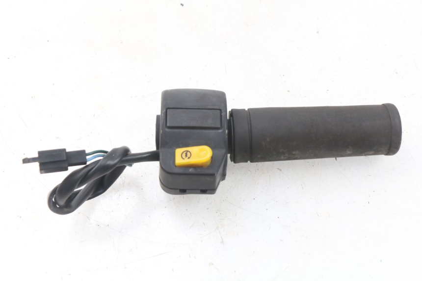 photo de RIGHT HANDLEBAR SWITCH PEUGEOT KISBEE 2T 50 (2010 - 2017)