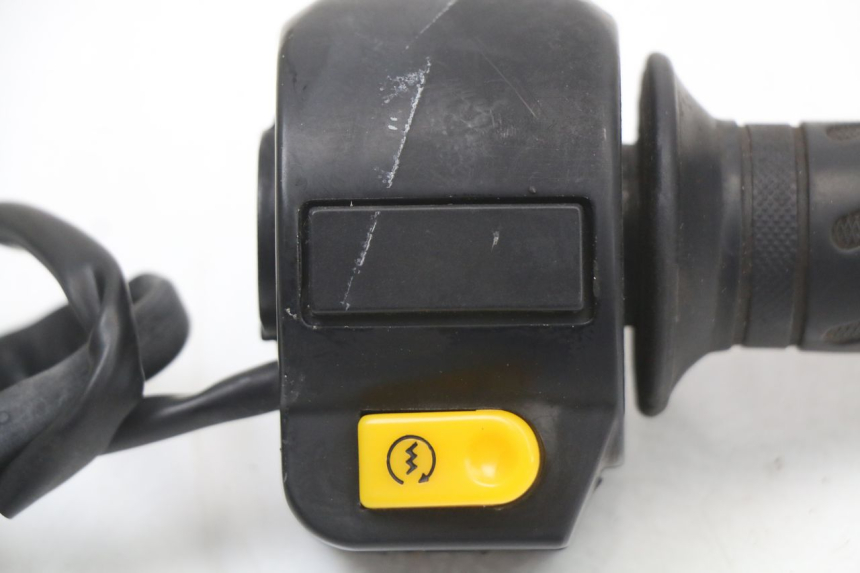 photo de RIGHT HANDLEBAR SWITCH PEUGEOT KISBEE 4T 50 (2010 - 2017)