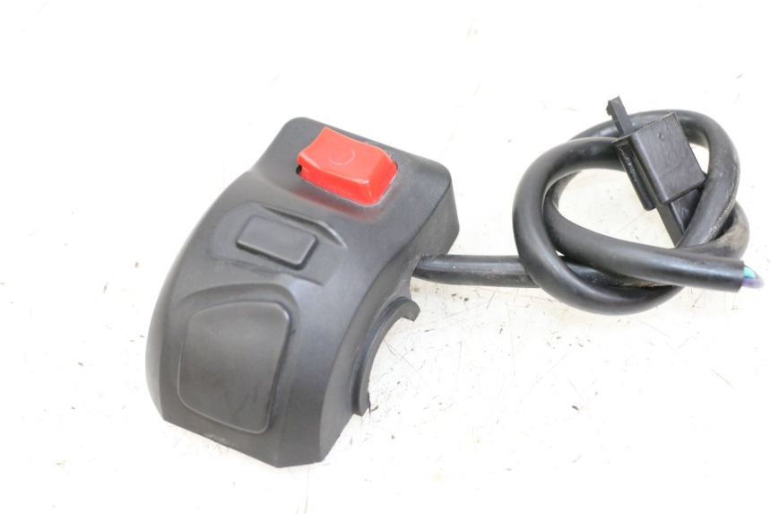 photo de RIGHT HANDLEBAR SWITCH PEUGEOT KISBEE 4T 50 (2018 - 2022)