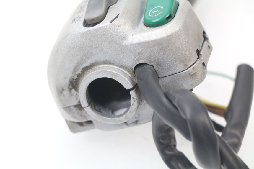 photo de RIGHT SWITCH PEUGEOT LOOXOR 125 (2002 - 2006)