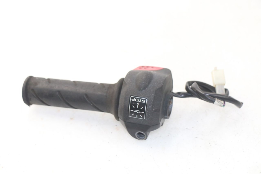 photo de RIGHT HANDLEBAR SWITCH PEUGEOT LUDIX 50 (2008 - 2017)