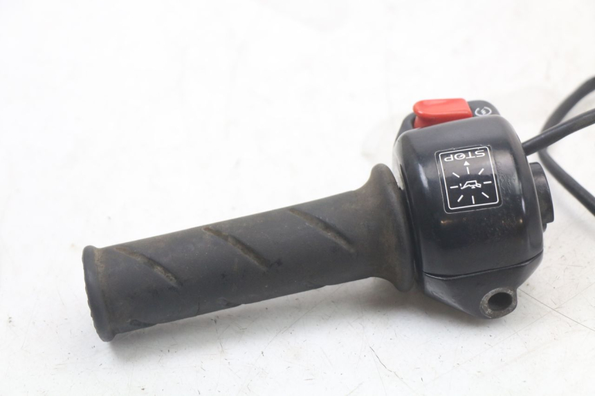 photo de RIGHT HANDLEBAR SWITCH PEUGEOT LUDIX 50 (2005 - 2007)