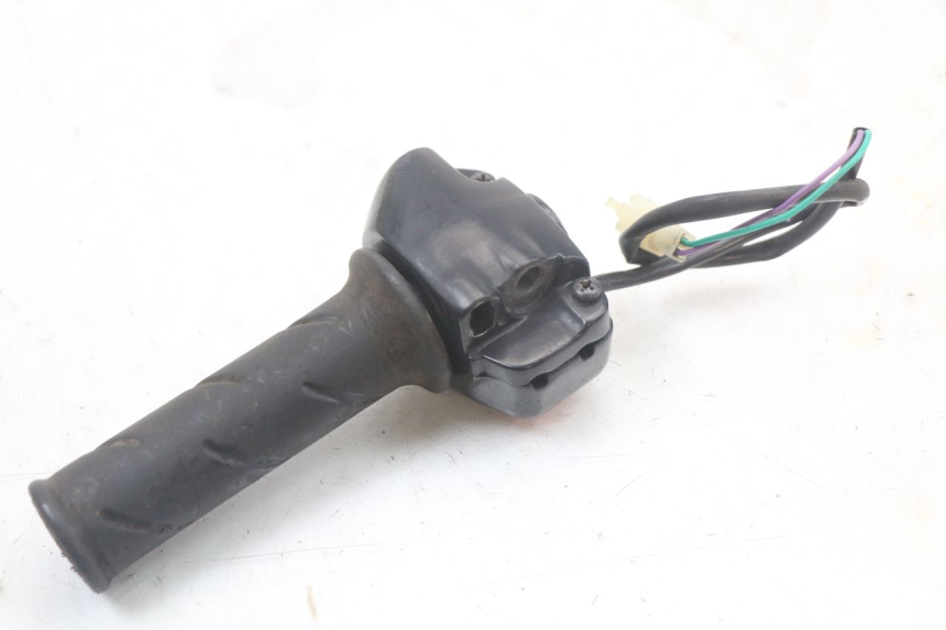 photo de RIGHT HANDLEBAR SWITCH PEUGEOT LUDIX 50 (2005 - 2007)