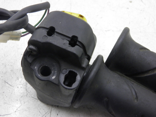 photo de RIGHT HANDLEBAR SWITCH PEUGEOT LUDIX 50 (2008 - 2017)