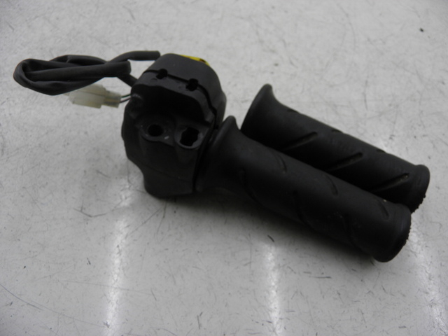 photo de RIGHT HANDLEBAR SWITCH PEUGEOT LUDIX 50 (2008 - 2017)