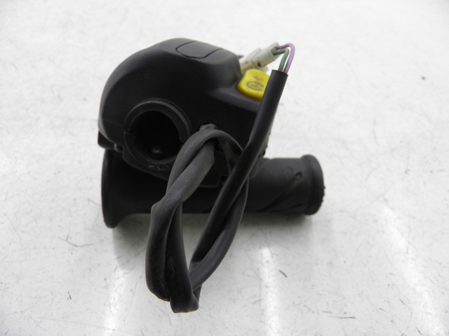 photo de RIGHT HANDLEBAR SWITCH PEUGEOT LUDIX 50 (2008 - 2017)