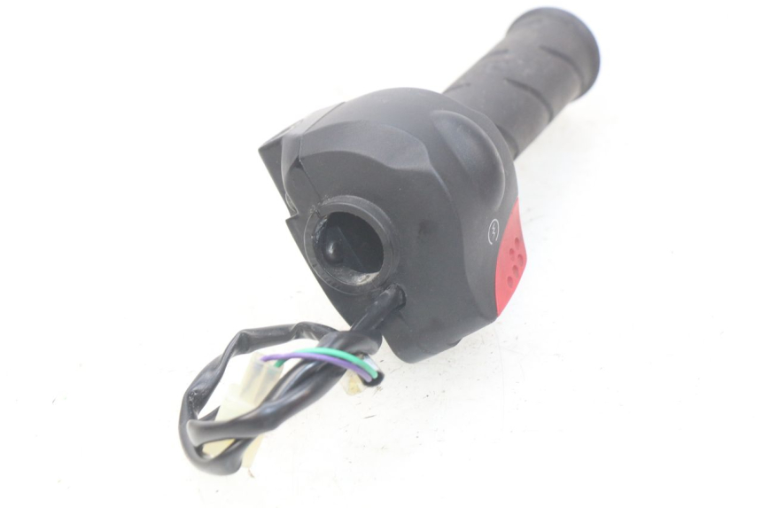photo de RIGHT HANDLEBAR SWITCH PEUGEOT LUDIX BLASTER 50 (2006 - 2014)