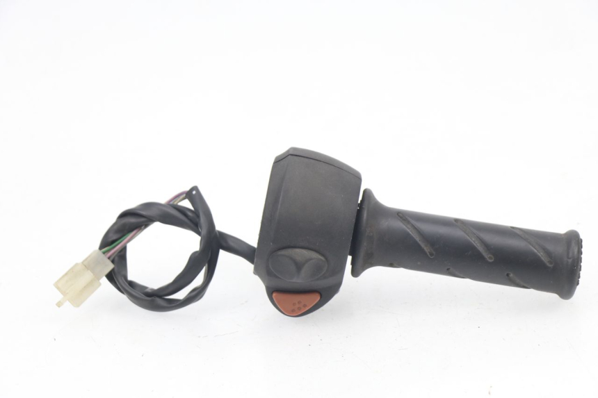 photo de RIGHT HANDLEBAR SWITCH PEUGEOT SATELIS 125 (2006 - 2009)