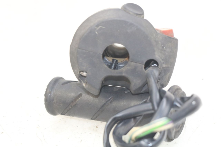 photo de RIGHT HANDLEBAR SWITCH PEUGEOT SATELIS 125 (2010 - 2012)