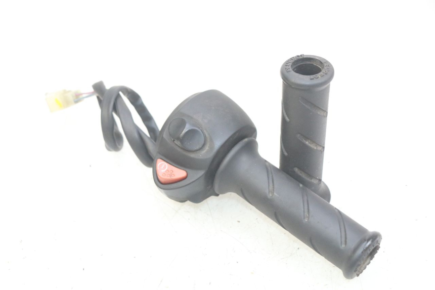 photo de RIGHT HANDLEBAR SWITCH PEUGEOT SATELIS 125 (2010 - 2012)