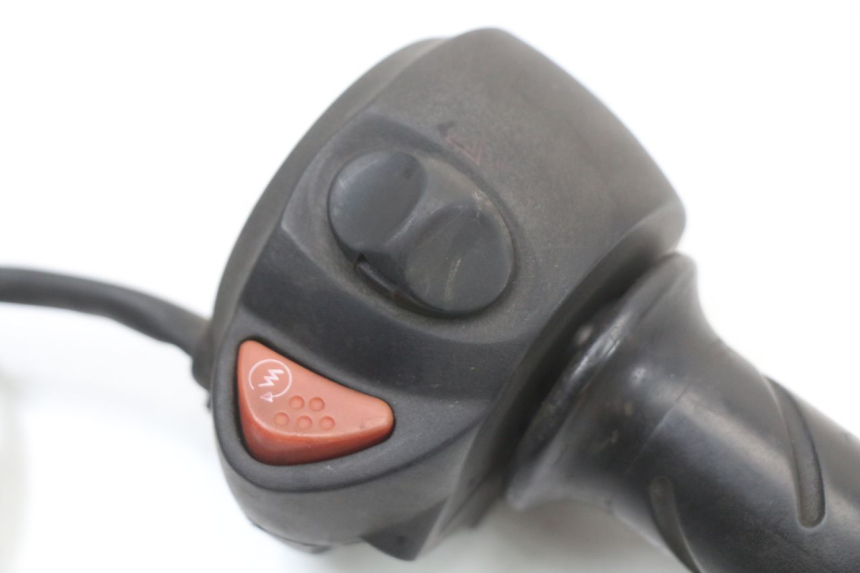 photo de RIGHT HANDLEBAR SWITCH PEUGEOT SATELIS 125 (2010 - 2012)