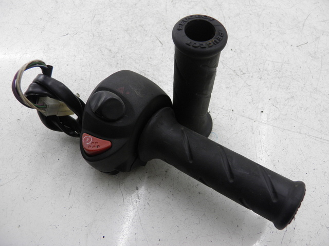 photo de RIGHT HANDLEBAR SWITCH PEUGEOT SATELIS 125 (2006 - 2009)