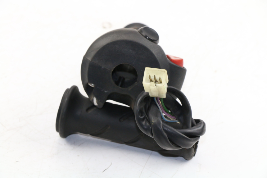photo de RIGHT HANDLEBAR SWITCH PEUGEOT SATELIS COMPRESSOR K15 125 (2006 - 2009)