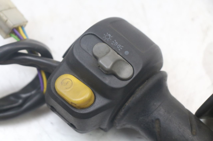 photo de RIGHT HANDLEBAR SWITCH PEUGEOT SPEEDFIGHT 100 (1997 - 2007)