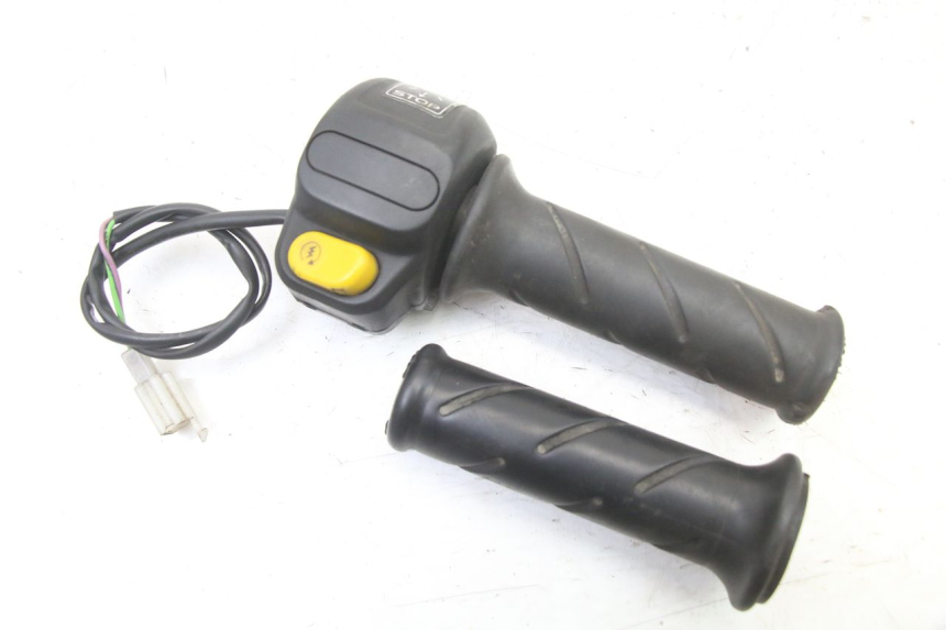 photo de RIGHT HANDLEBAR SWITCH PEUGEOT TKR TREKKER FURIOUS 50 (2005 - 2014)