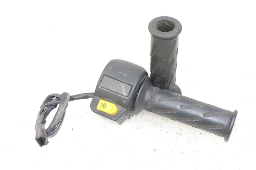 photo de RIGHT SWITCH PEUGEOT VIVACITY 125 (2010 - 2017)