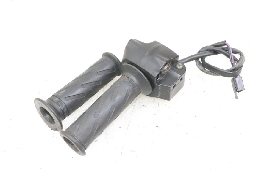 photo de RIGHT SWITCH PEUGEOT VIVACITY 125 (2010 - 2017)