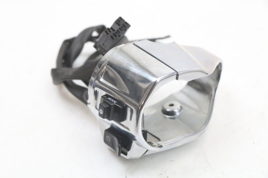 photo de RIGHT SWITCH PIAGGIO VESPA PRIMAVERA 4T 50 (2021 - 2024)