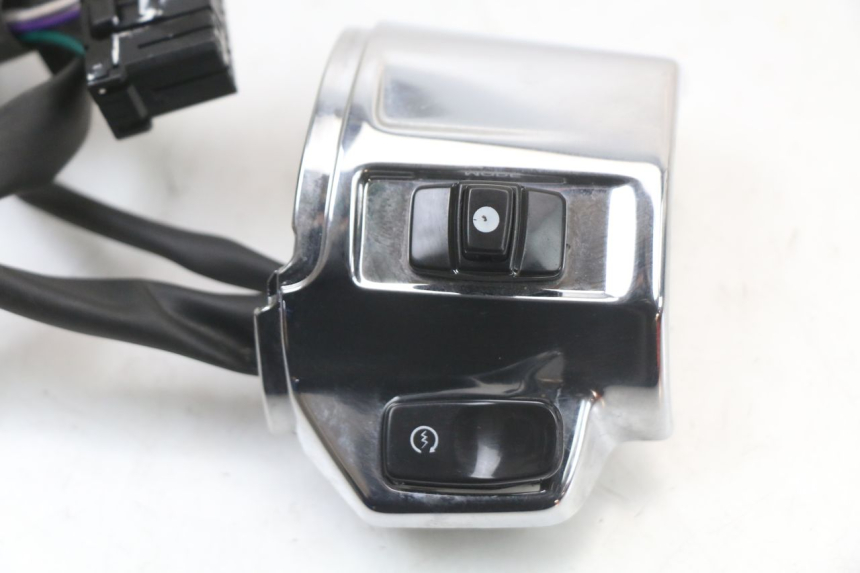 photo de RIGHT SWITCH PIAGGIO VESPA PRIMAVERA 4T 50 (2021 - 2024)