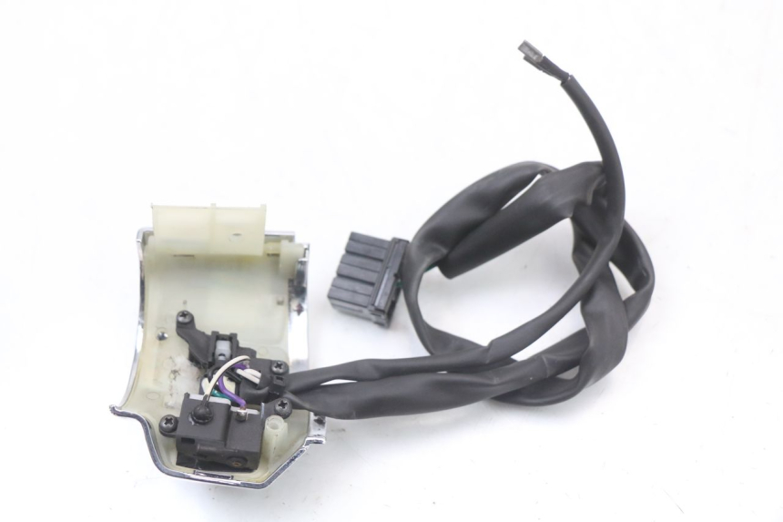 photo de RIGHT SWITCH PIAGGIO VESPA PRIMAVERA 4T 50 (2021 - 2024)