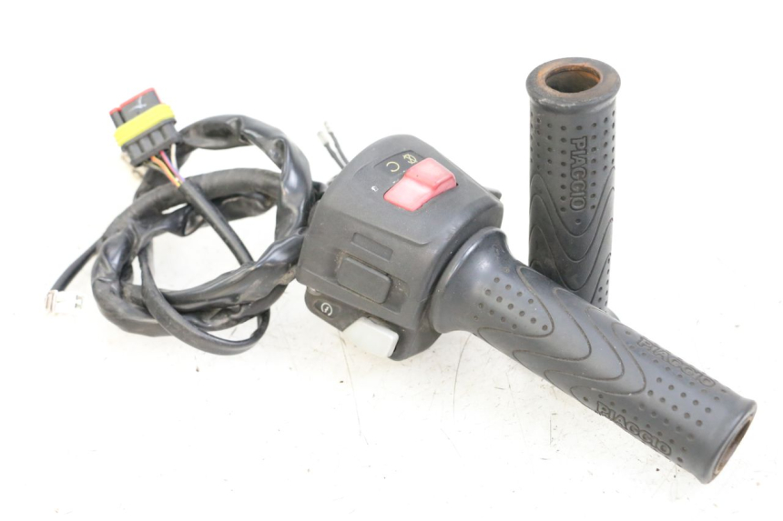 photo de RIGHT HANDLEBAR SWITCH PIAGGIO X10 125 (2012 - 2017)