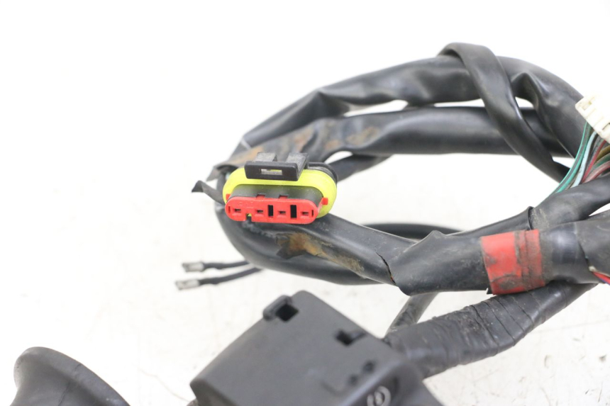 photo de RIGHT HANDLEBAR SWITCH PIAGGIO X10 125 (2012 - 2017)