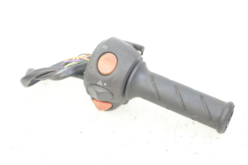 photo de RIGHT SWITCH PEUGEOT SATELIS 125 (2013 - 2018)