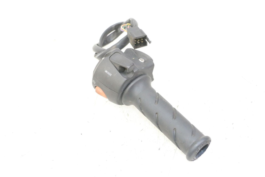 photo de RIGHT SWITCH PEUGEOT SATELIS 125 (2013 - 2018)