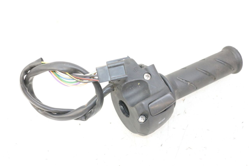 photo de RIGHT SWITCH PEUGEOT SATELIS 125 (2013 - 2018)