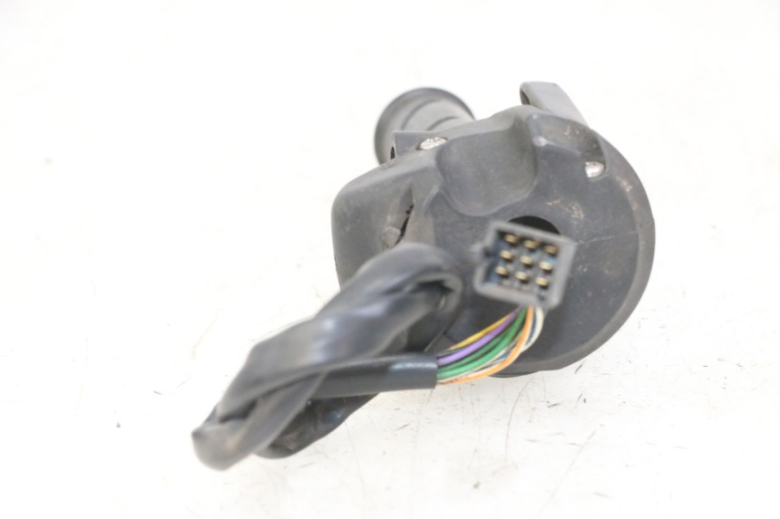 photo de RIGHT SWITCH PEUGEOT SATELIS 125 (2013 - 2018)
